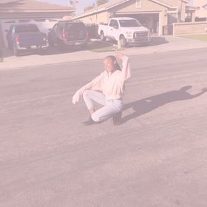 Meet your Posher, Joi